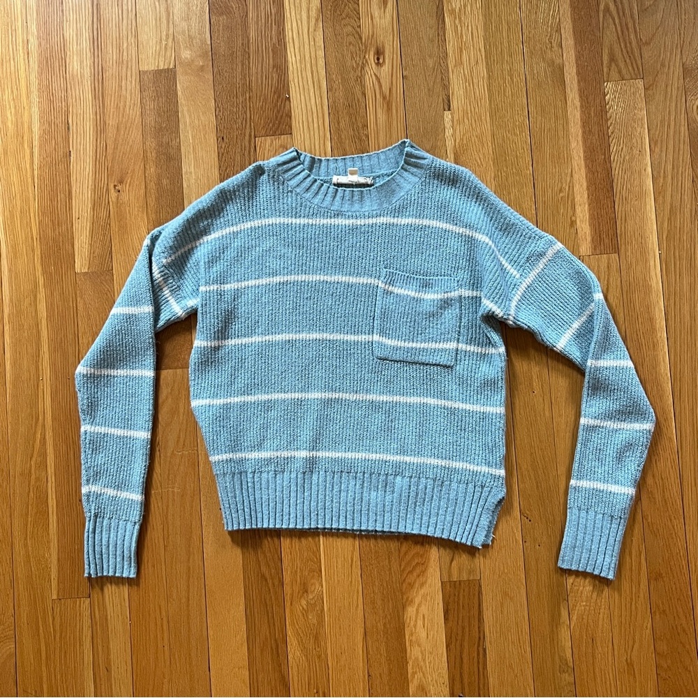 Pink Republic juniors sweater.  Size small. Excellent condition.